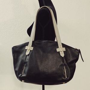 Vince Camuto Handbag 👜